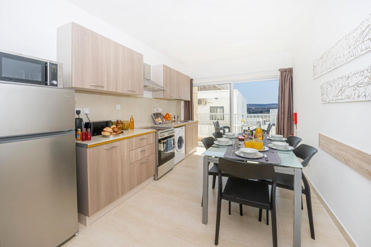 Summer Breeze Comfort Sunny Apartments Close To The Sandy Beaches - By Getawaysmalta Mellieħa Екстериор снимка