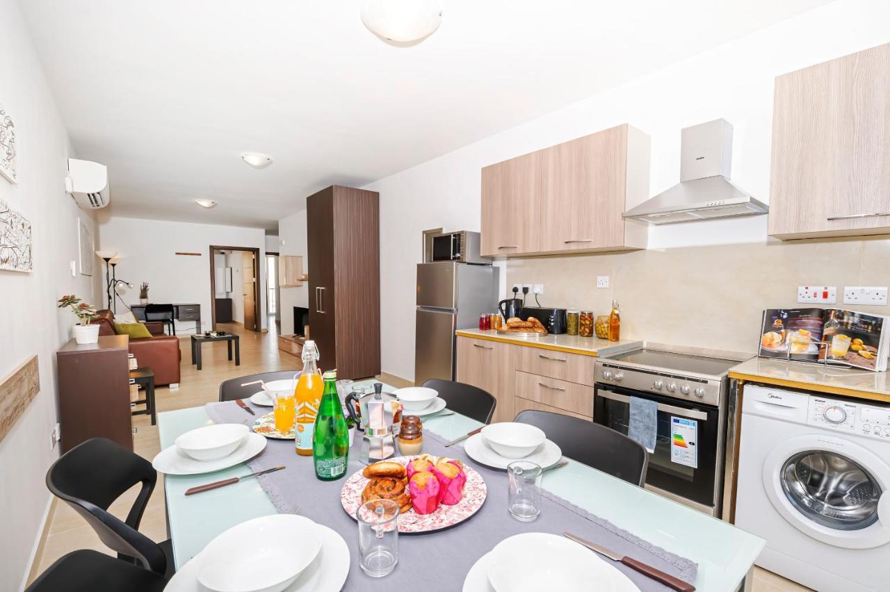Summer Breeze Comfort Sunny Apartments Close To The Sandy Beaches - By Getawaysmalta Mellieħa Екстериор снимка