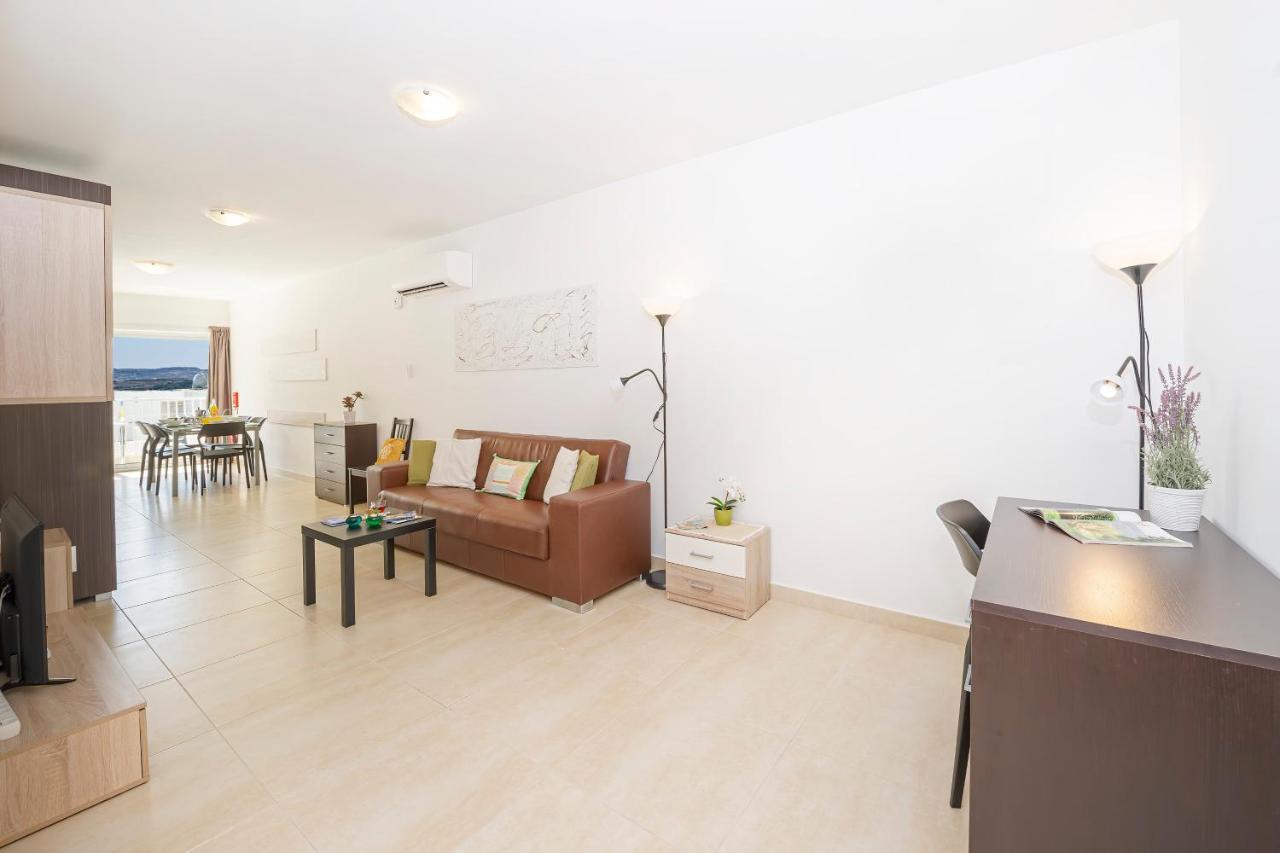 Summer Breeze Comfort Sunny Apartments Close To The Sandy Beaches - By Getawaysmalta Mellieħa Екстериор снимка