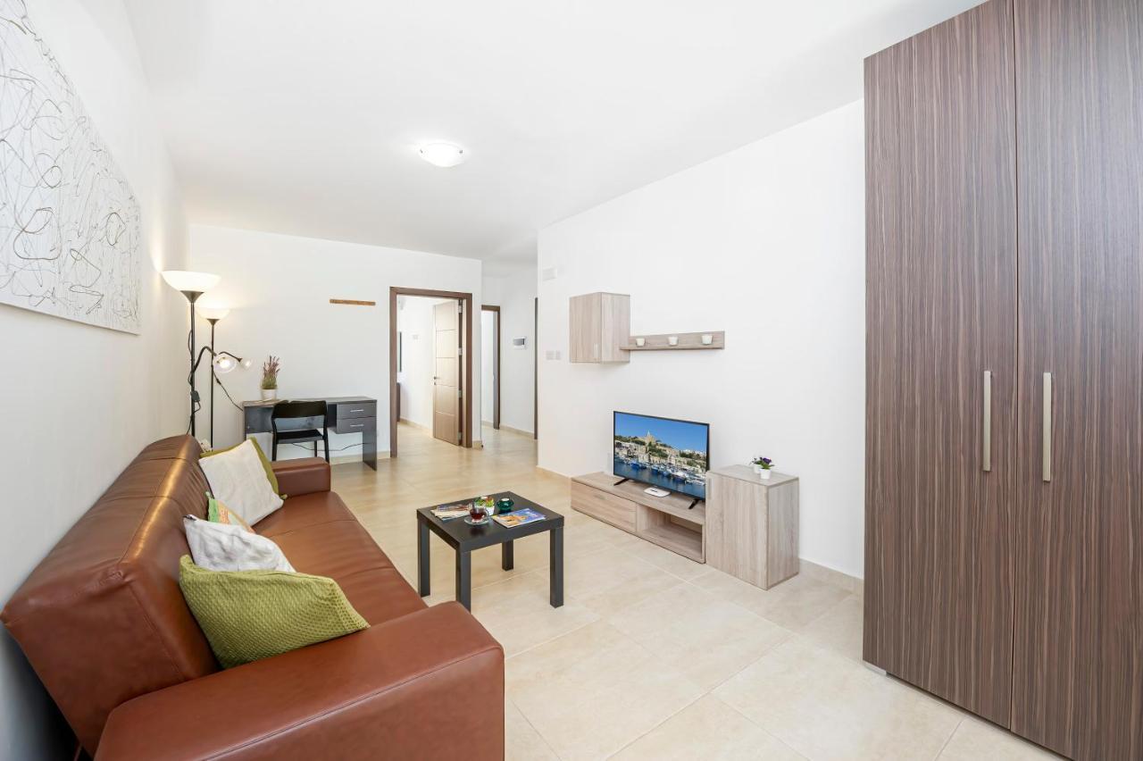 Summer Breeze Comfort Sunny Apartments Close To The Sandy Beaches - By Getawaysmalta Mellieħa Екстериор снимка