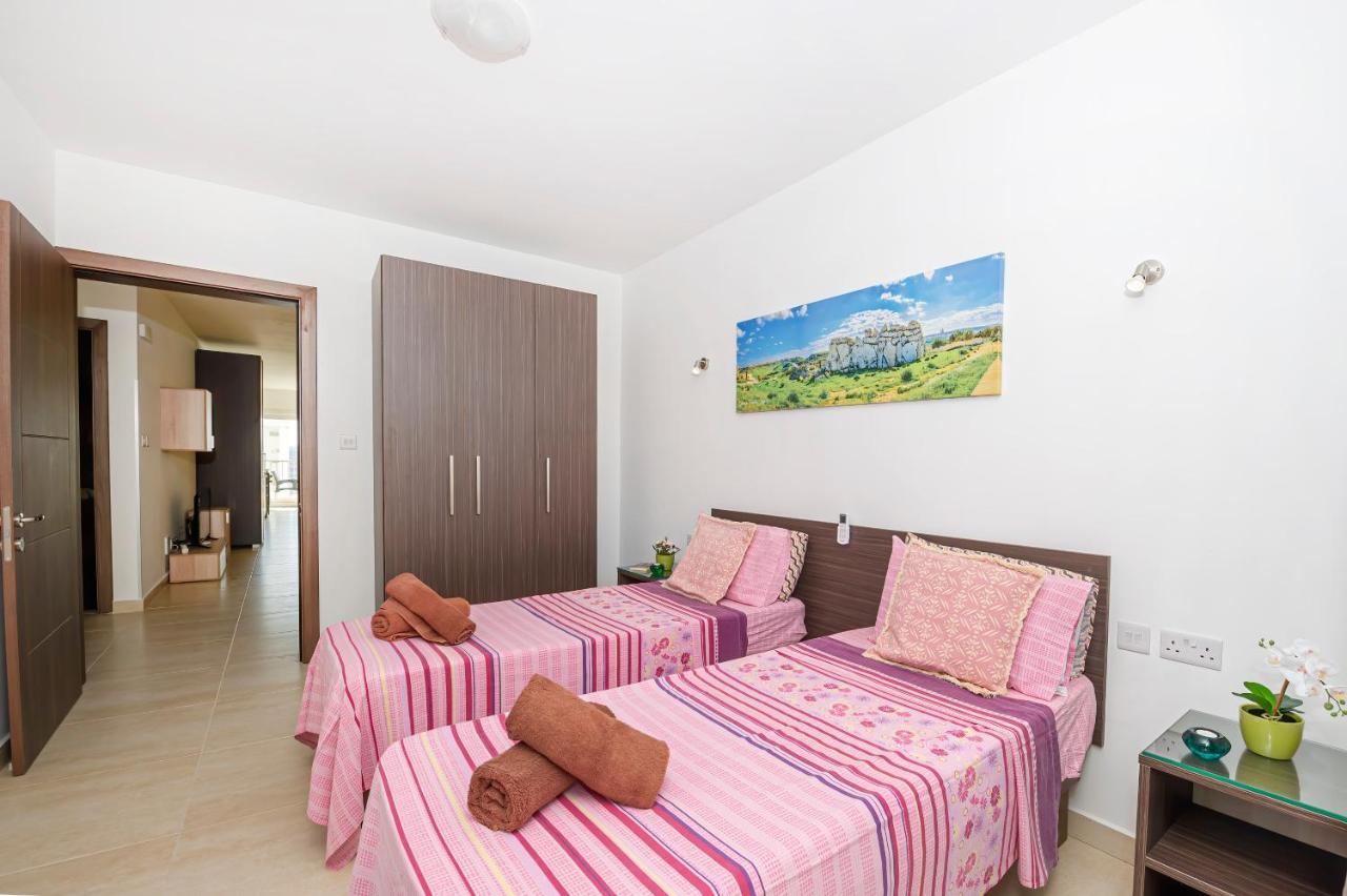 Summer Breeze Comfort Sunny Apartments Close To The Sandy Beaches - By Getawaysmalta Mellieħa Екстериор снимка